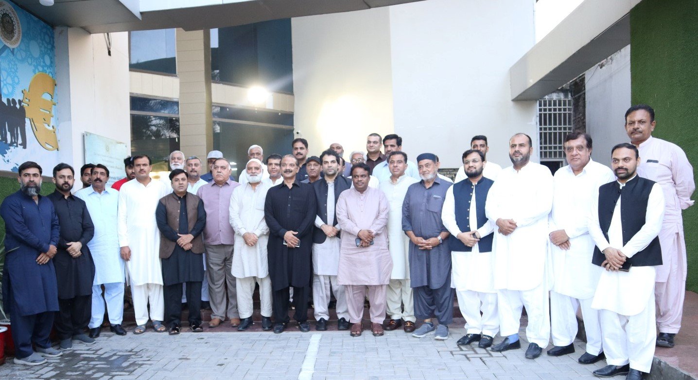 Mr. Muhammad Shuaib Butt #Chairman #GEPCO & Former President Gujranwala Chamber of Commerce and Industry #GCCI, Mr. Akhlaaq Butt #Group #Leader Gujranwala Chamber of Commerce and Industry, Chaudhary Shoukat #Chief_Engineer and Mr. Amin #SE_GEPCO Gujrat Circle with their team visited Gujrat Chamber of Commerce and Industry #GtCCI.