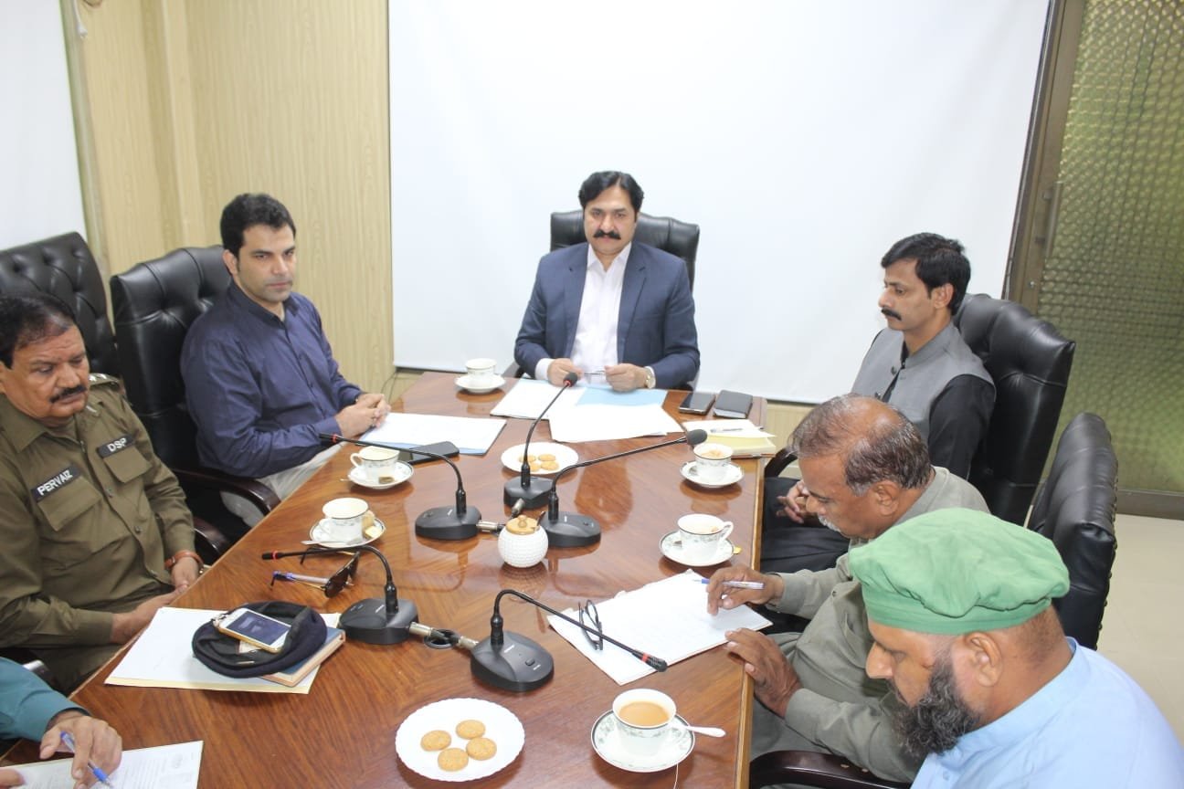 First Formal #Meeting #Session of #District #Coordination #Committee for Trade and Industry under the Leadership of Mr. Safdar Hussain Virk #DC #Gujrat was organized in #DC Office Gujrat. Mr. Sikander Ishfaq Razi #President #GtCCI attended the meeting session as the representative of the Business Community of #Gujrat.(1)