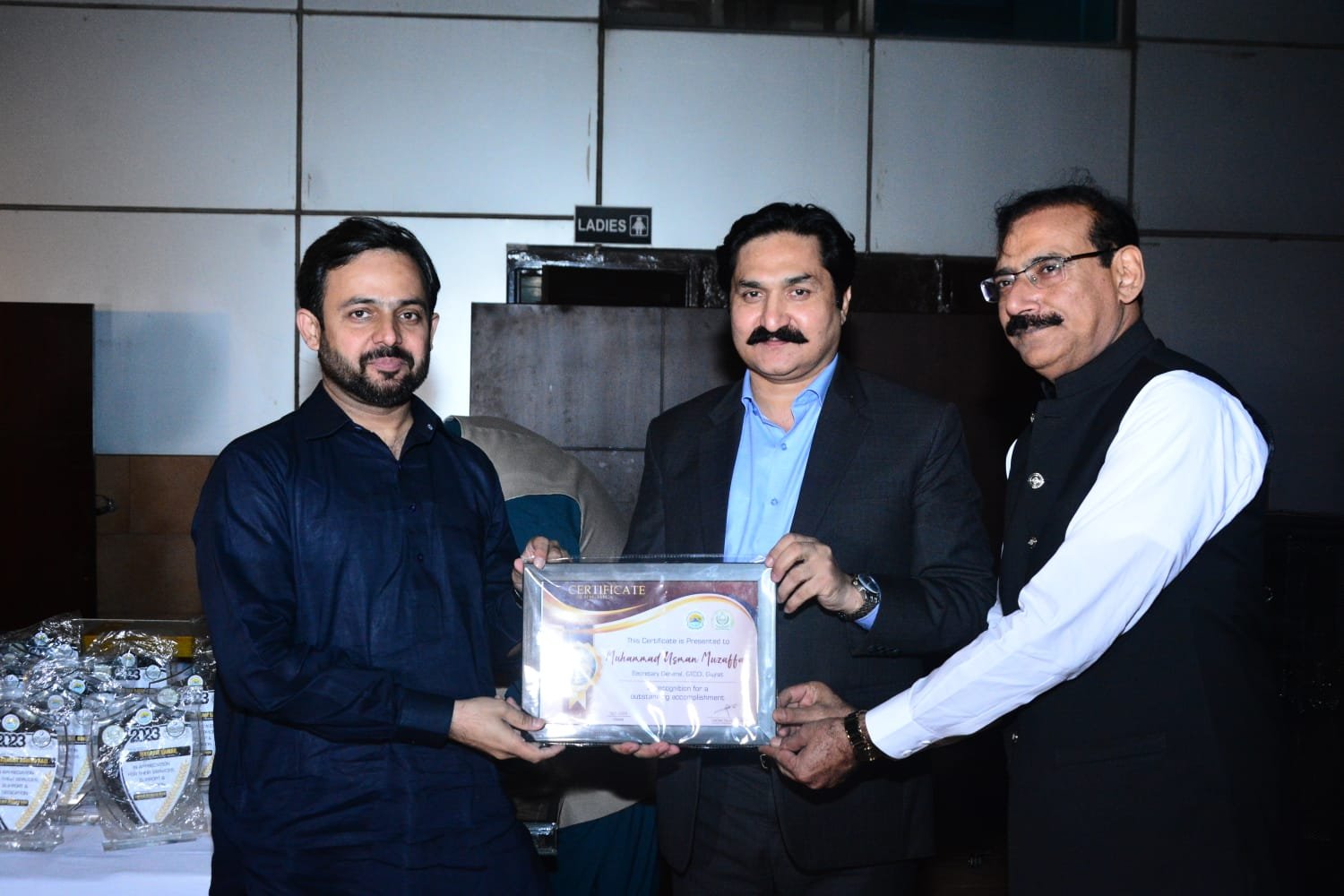 #District #Administration has organized an #appreciation program plus #dinner in #honor of Gujrat Chamber of Commerce and Industry for successfully managing the events of 14 August, 12 #Rabi_ul_Awal and #Muharram events , special recognition was made with #souvenirs and #shields to Mr. Sikander Ishfaq Razi #President #GtCCI, Mr. Muhammad Asad Bhatti  #SVP #GtCCI, Mr. Muhammad Masoom Qamar #VP #GtCCI and Mr. Muhammad Usman Muzaffar Secretary General #GtCCI. Local administrative officers were also present.
