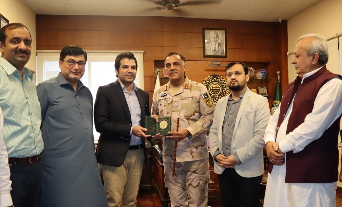 #Brigadier Mr. Sikander Hayat #Regional #Directorate #Anti_Narcotics #Force visited Gujrat Chamber of Commerce and Industry and had a #meeting session under the #presidency of Mr. Sikander Ishfaq Razi #President #GtCCI along with Mr. Muhammad Masoom Qamar #VP #GtCCI. In the meeting session Executive Members, Former President and Former EC were present.