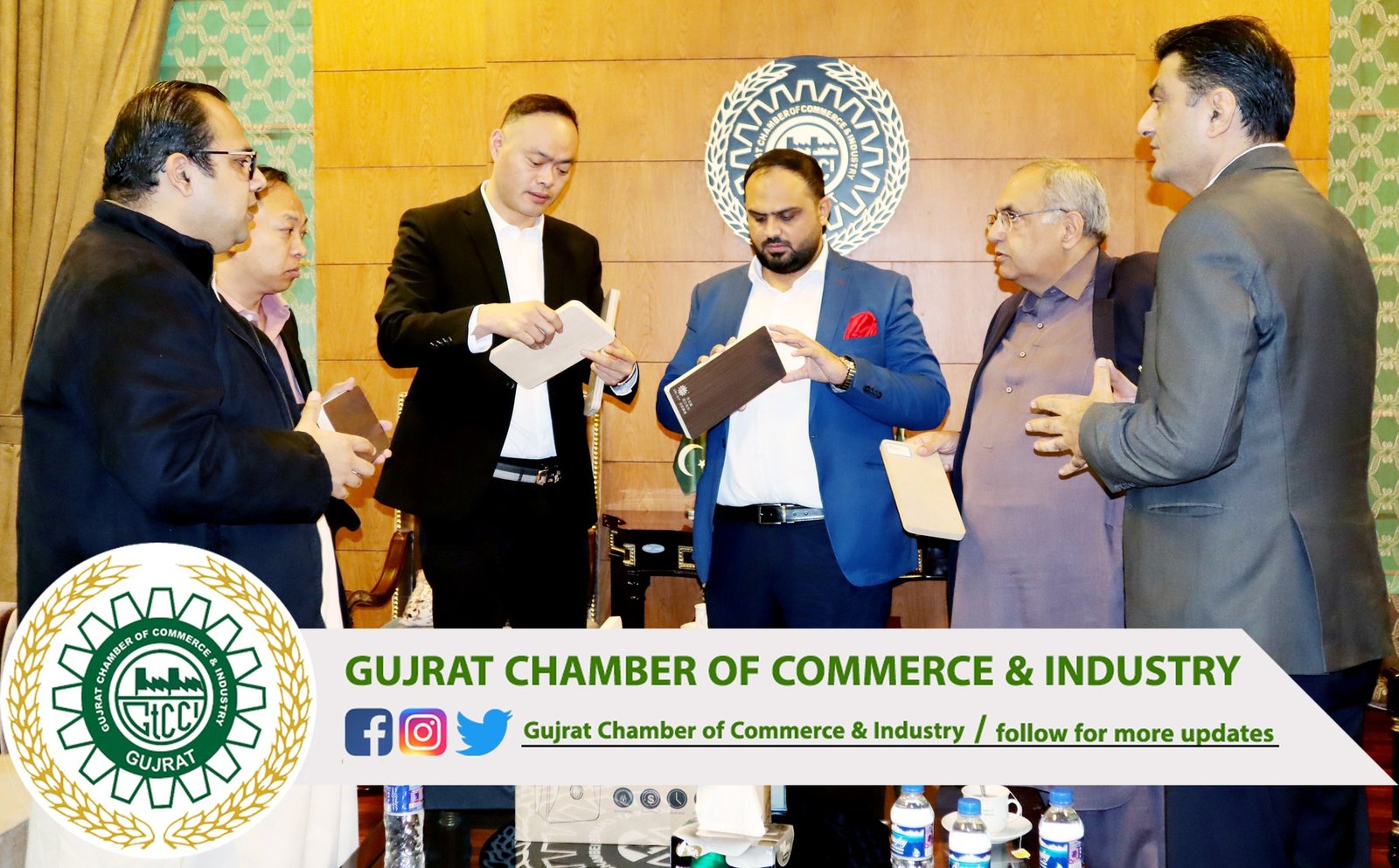 A #delegation of #PakChina joint #chamber visited Gujrat Chamber of Commerce & Industry and met Mr. Muhammad Asad Bhatti #VicePresident #GtCCI and Mr. Hammad Aslam Chairman Furniture Association. #Delegation of #PakChina joint Chamber includes Chinese businessmen Zhang Shaogoo, Xic Qinghao and Mr. Shakeel Lon #Chairman China committee.